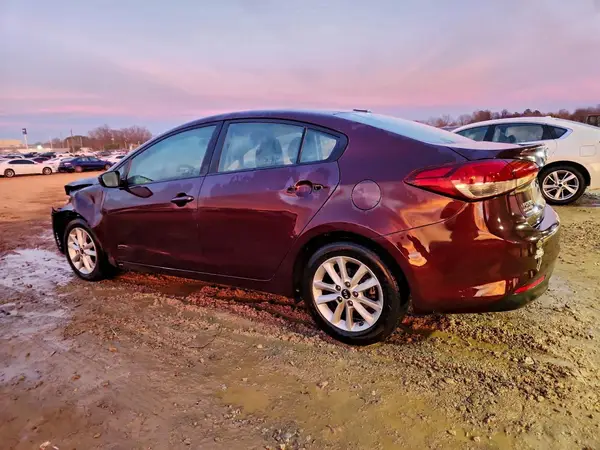 3KPFL4A77HE131885 2017 KIA FORTE - Image 2