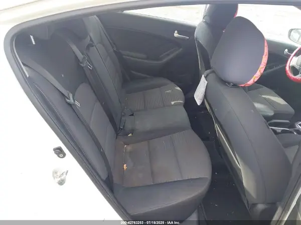 3KPFL4A77HE133040 2017 KIA FORTE - Image 8