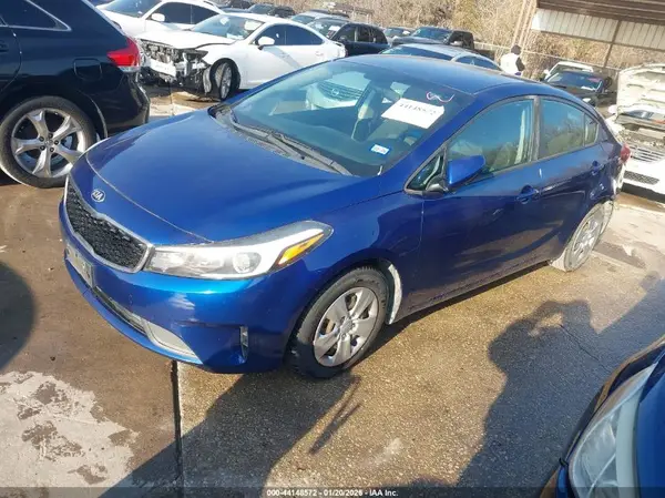 3KPFL4A77HE136147 2017 KIA FORTE - Image 2