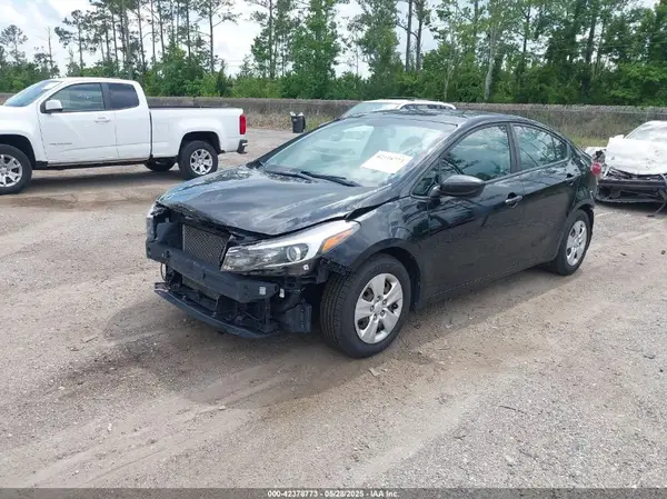 3KPFL4A77HE139985 2017 KIA FORTE - Image 2