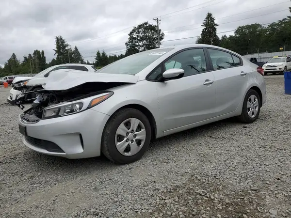 3KPFL4A77HE140330 2017 KIA FORTE - Image 1
