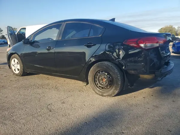 3KPFL4A77HE140523 2017 KIA FORTE - Image 2