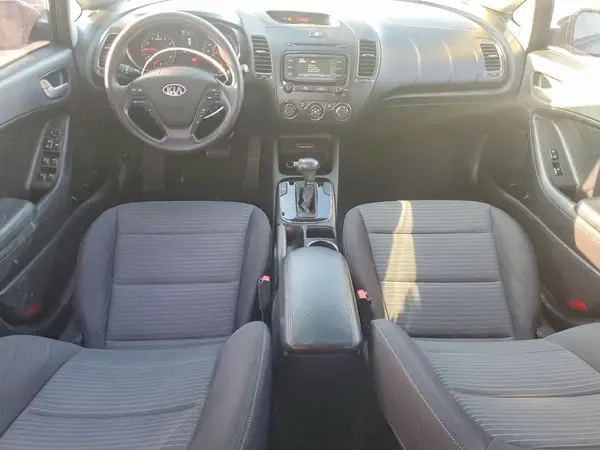 3KPFL4A77HE140523 2017 KIA FORTE - Image 8