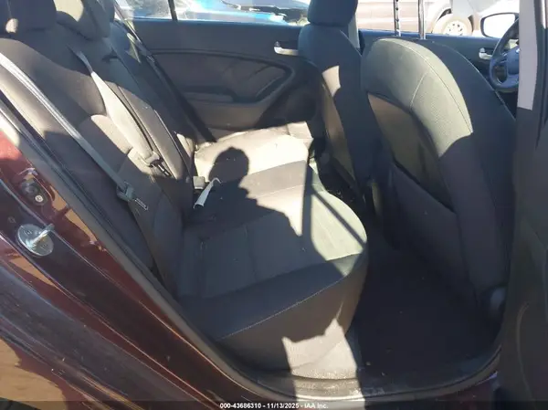 3KPFL4A77HE145432 2017 KIA FORTE - Image 8