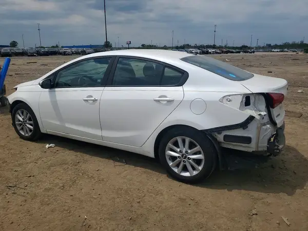 3KPFL4A77HE146919 2017 KIA FORTE - Image 2