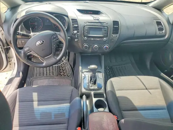 3KPFL4A77HE146919 2017 KIA FORTE - Image 8