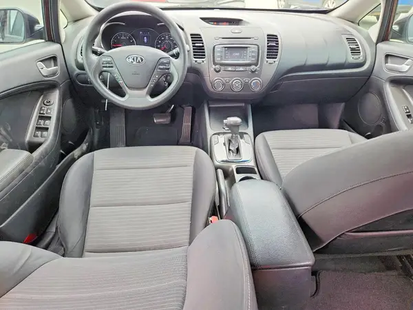 3KPFL4A77HE147715 2017 KIA FORTE - Image 8