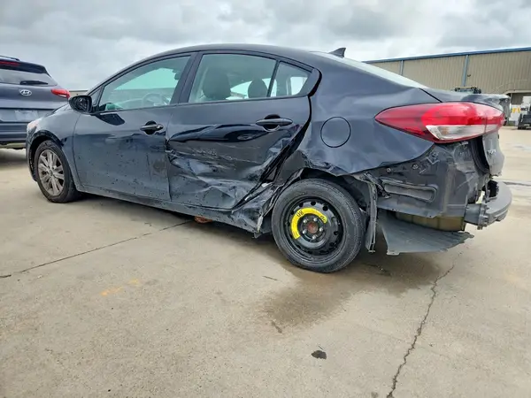3KPFL4A77HE148136 2017 KIA FORTE - Image 2