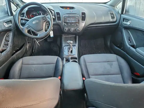 3KPFL4A77HE151585 2017 KIA FORTE - Image 8