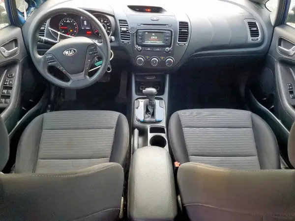 3KPFL4A77HE152557 2017 KIA FORTE - Image 8