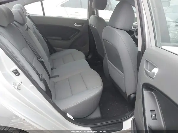 3KPFL4A77HE153899 2017 KIA FORTE - Image 8