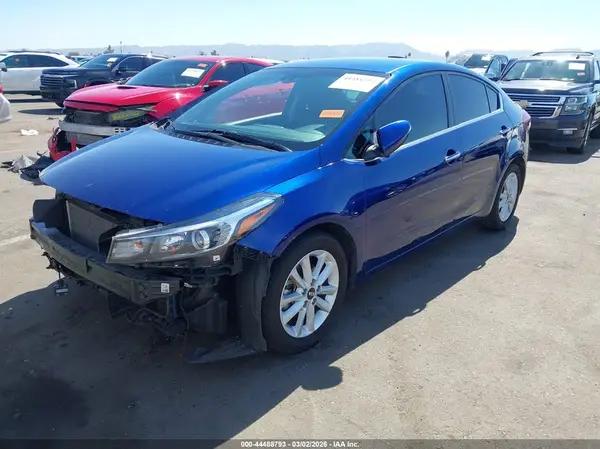 3KPFL4A77HE154020 2017 KIA FORTE - Image 2