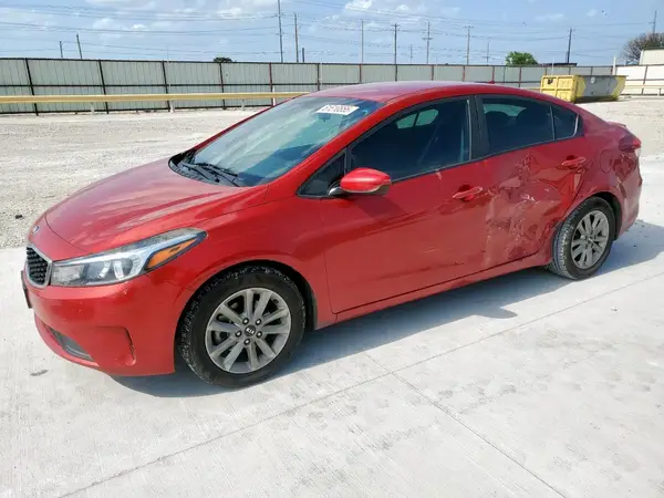3KPFL4A77HE157564 2017 KIA FORTE - Image 1