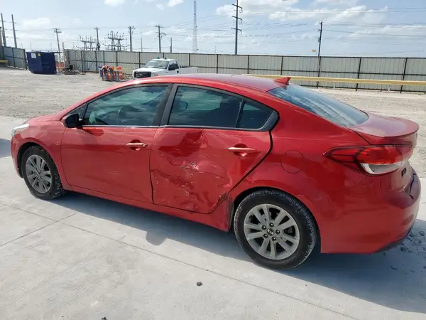 3KPFL4A77HE157564 2017 KIA FORTE - Image 2