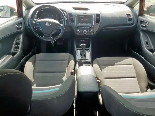 3KPFL4A77HE157564 2017 KIA FORTE - Image 8
