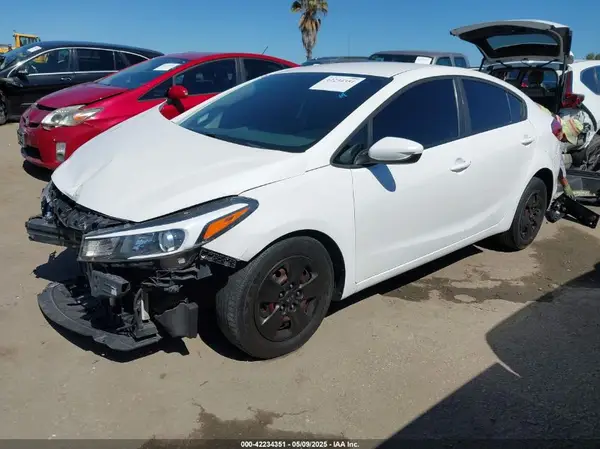 3KPFL4A77HE158150 2017 KIA FORTE - Image 2