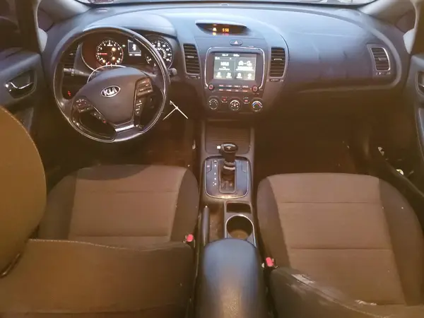 3KPFL4A77HE160464 2017 KIA FORTE - Image 8