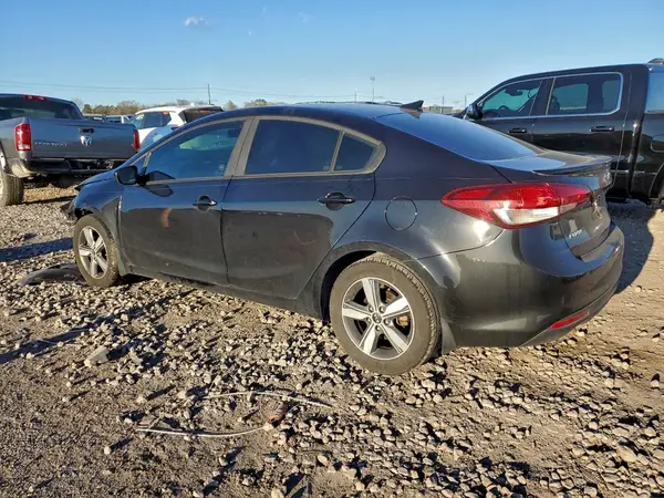 3KPFL4A77JE164147 2018 KIA FORTE - Image 2