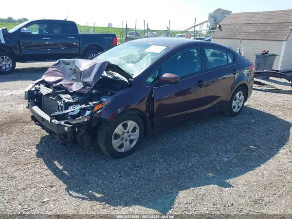 3KPFL4A77JE164889 2018 KIA FORTE - Image 2