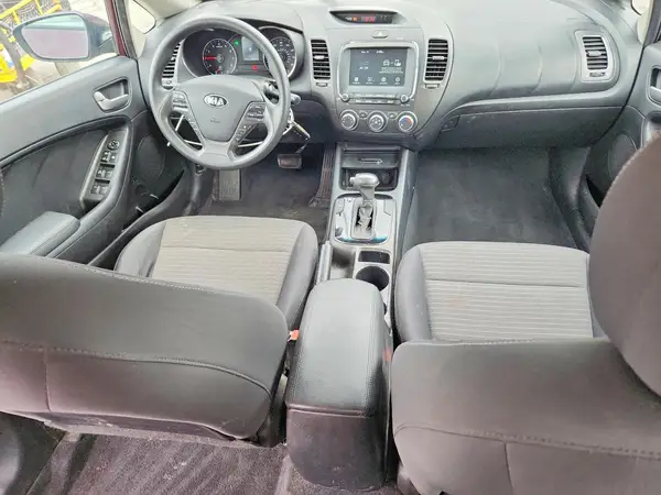 3KPFL4A77JE167906 2018 KIA FORTE - Image 8