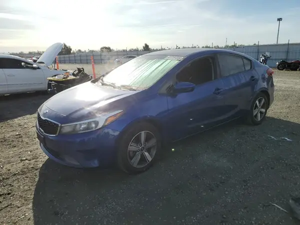 3KPFL4A77JE168778 2018 KIA FORTE - Image 1