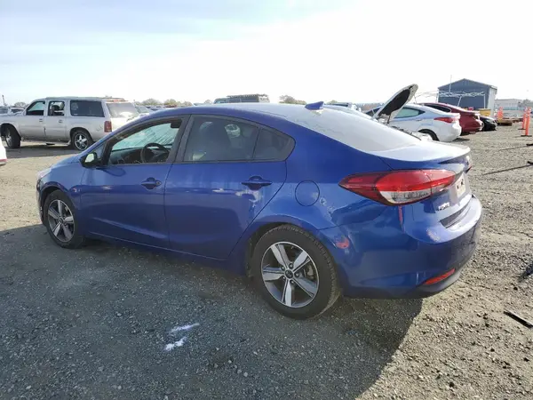 3KPFL4A77JE168778 2018 KIA FORTE - Image 2