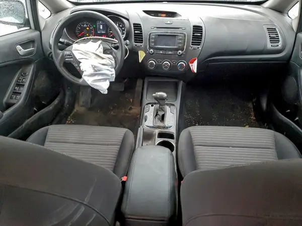 3KPFL4A77JE168912 2018 KIA FORTE - Image 8