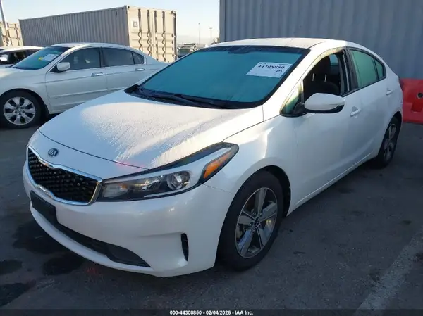 3KPFL4A77JE170921 2018 KIA FORTE - Image 2