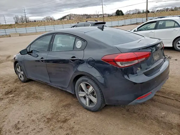 3KPFL4A77JE172636 2018 KIA FORTE - Image 2