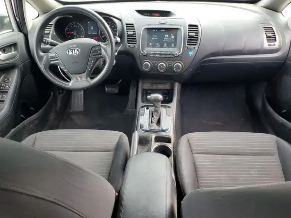 3KPFL4A77JE174225 2018 KIA FORTE - Image 8
