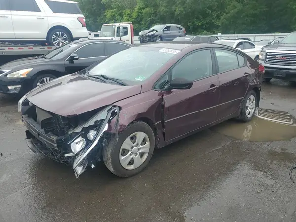 3KPFL4A77JE175245 2018 KIA FORTE - Image 1