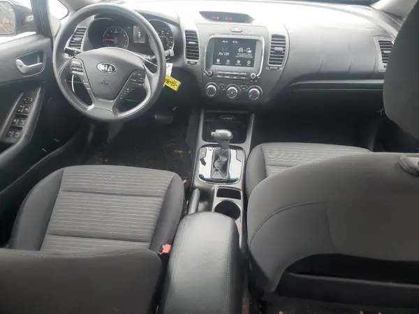 3KPFL4A77JE175245 2018 KIA FORTE - Image 8