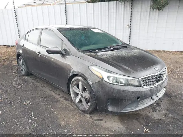 3KPFL4A77JE176766 2018 KIA FORTE - Image 1