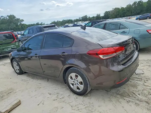 3KPFL4A77JE176914 2018 KIA FORTE - Image 2