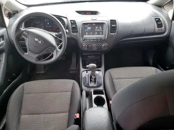 3KPFL4A77JE176914 2018 KIA FORTE - Image 8