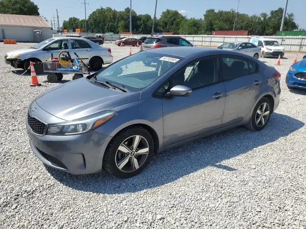3KPFL4A77JE176976 2018 KIA FORTE - Image 1