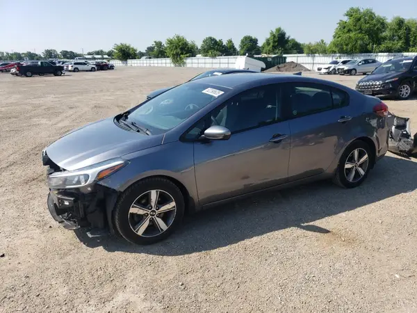 3KPFL4A77JE183331 2018 KIA FORTE - Image 1