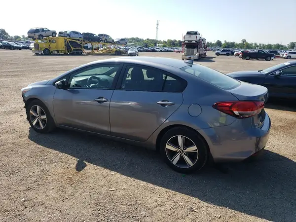 3KPFL4A77JE183331 2018 KIA FORTE - Image 2