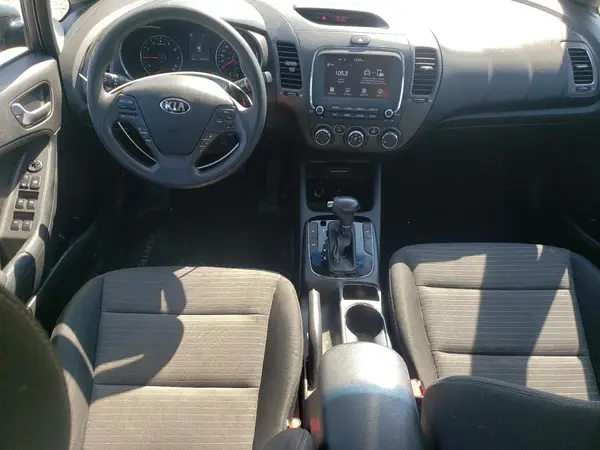 3KPFL4A77JE183331 2018 KIA FORTE - Image 8