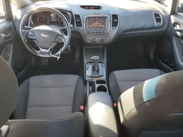 3KPFL4A77JE188657 2018 KIA FORTE - Image 8