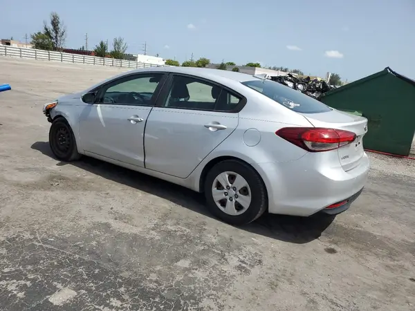 3KPFL4A77JE190344 2018 KIA FORTE - Image 2