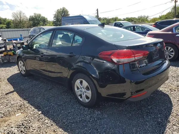 3KPFL4A77JE190828 2018 KIA FORTE - Image 2