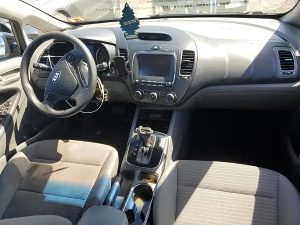 3KPFL4A77JE190828 2018 KIA FORTE - Image 8