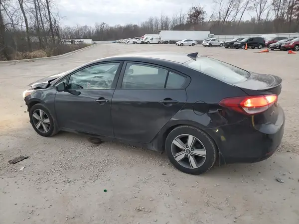 3KPFL4A77JE191364 2018 KIA FORTE - Image 2