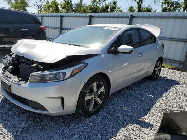 3KPFL4A77JE191865 2018 KIA FORTE - Image 1
