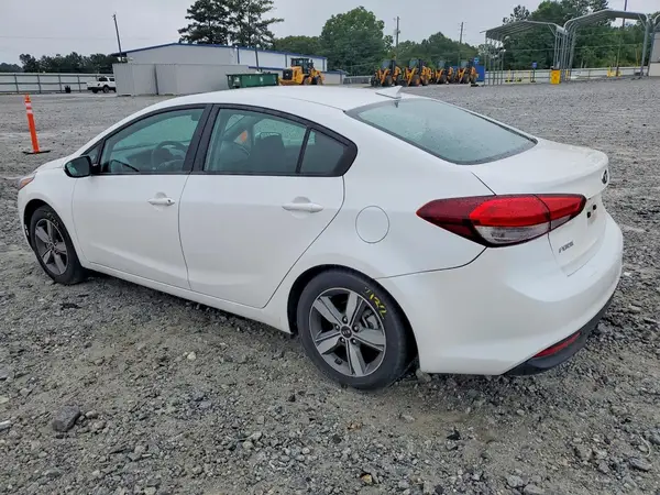 3KPFL4A77JE193311 2018 KIA FORTE - Image 2