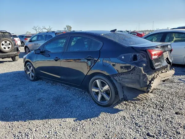 3KPFL4A77JE194071 2018 KIA FORTE - Image 2