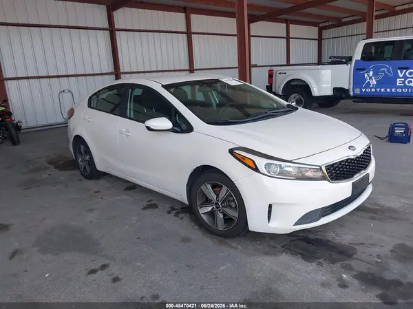 3KPFL4A77JE194118 2018 KIA FORTE - Image 1