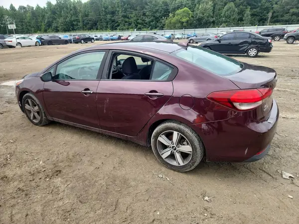3KPFL4A77JE196533 2018 KIA FORTE - Image 2