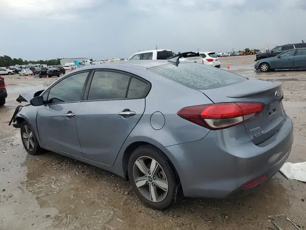3KPFL4A77JE198038 2018 KIA FORTE - Image 2